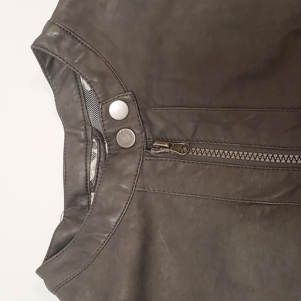 Vanity Women's Grey Faux Leather Jacket Size Large - Picture 4 of 10